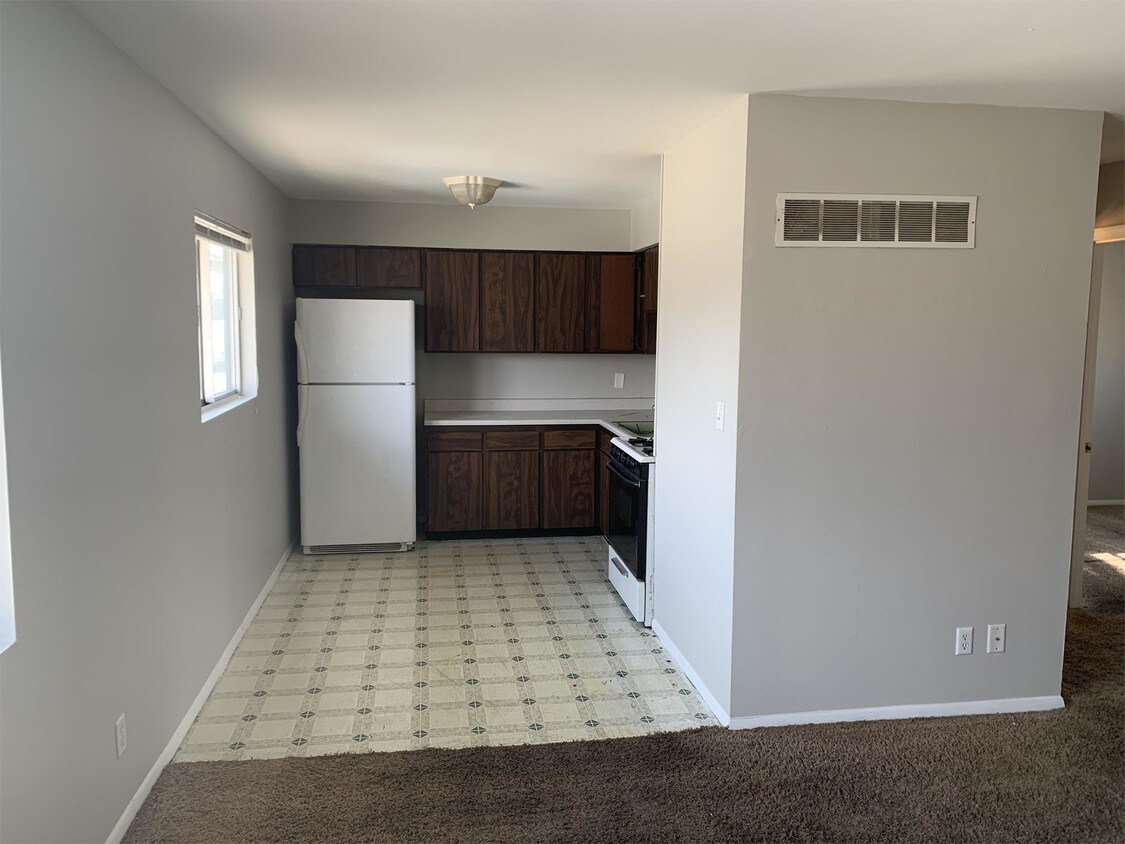 Foto principal - 227 W Elm St