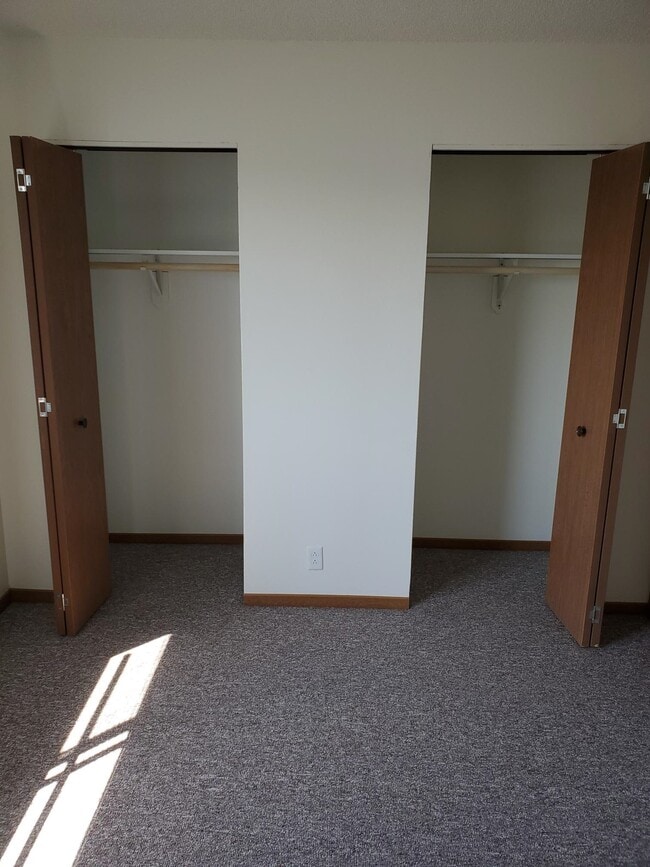1 habitación, armario - Park Place Apartments