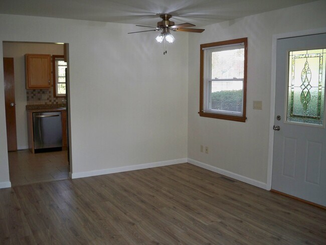 Dining Area - 2929 S Corbin St