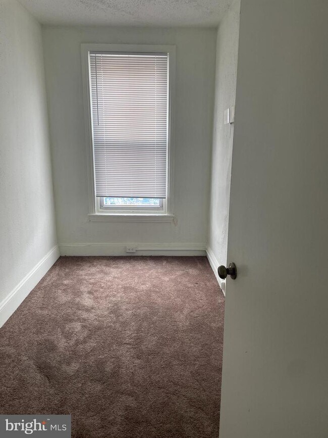 Foto del edificio - 4107 Lancaster Ave