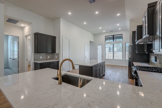 Foto del edificio - 564 Tawny Rim Dr