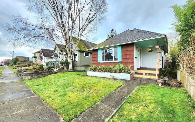2216 Rockefeller Ave, Everett, WA 98201 House Rental in Everett, WA