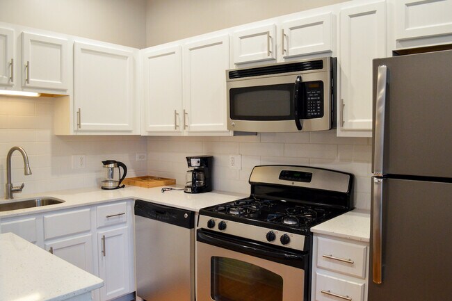 Foto del edificio - 850 W Barry Ave