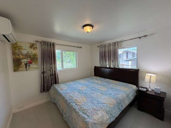 Foto del edificio - 3346 Kanaina Ave