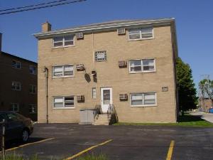 Building Photo - 9515 S Kilbourn Ave