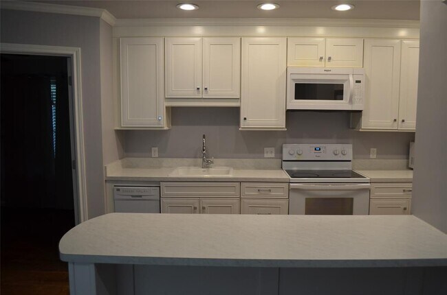 Building Photo - 504 N Pierce St