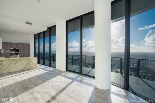 Building Photo - 801 S Miami Ave