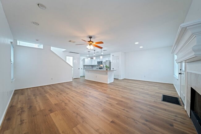 Foto del edificio - 123 N Villa Oaks Dr