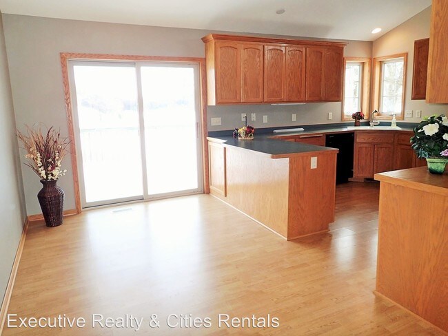 Building Photo - 14963 Sunfish Lake Blvd NW