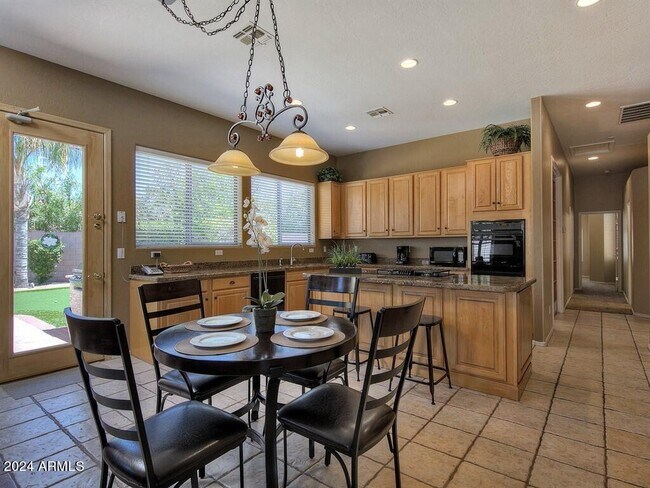 Foto del edificio - 17842 N 49th Pl