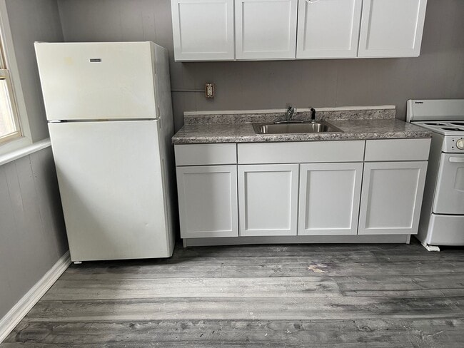 Photo - 1617 Ferry St Apartment