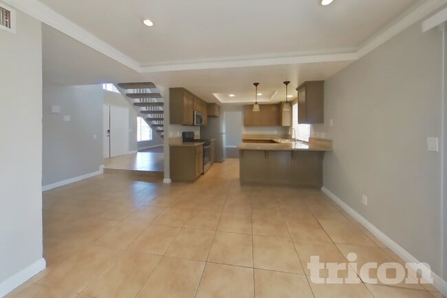 Building Photo - 25809 Sweetleaf St