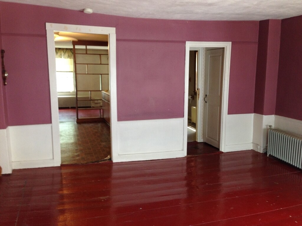 Primary Photo - 21 Leyden St