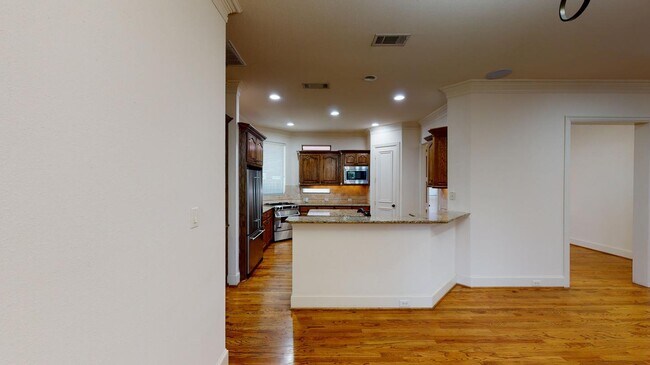 Foto del edificio - Elegant Central Dallas home 2.5 blocks from Knox-Henderson