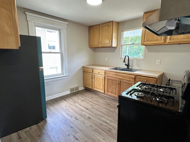 Foto del edificio - Aliquippa Triplex