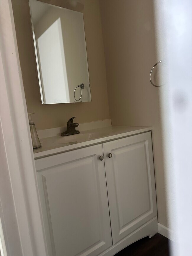 Building Photo - 1823 Partridge Ct
