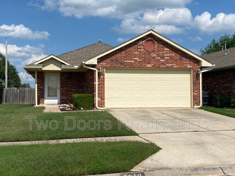Primary Photo - 3610 Ellis Ave