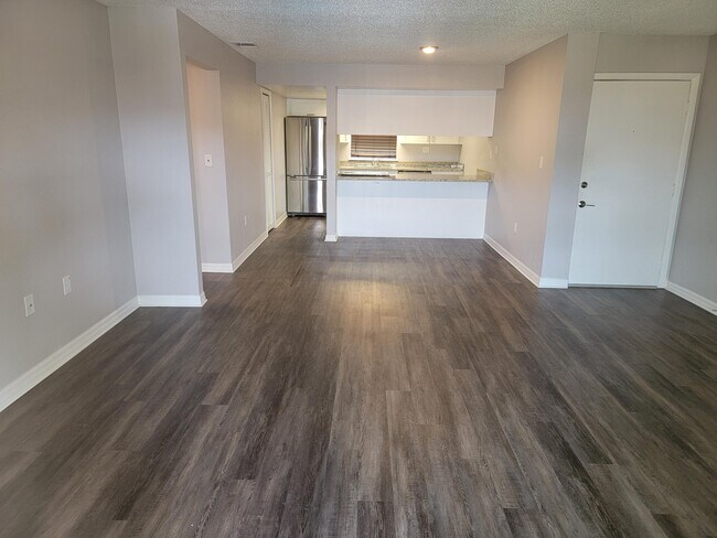 Foto del edificio - 288 Berkshire Ln