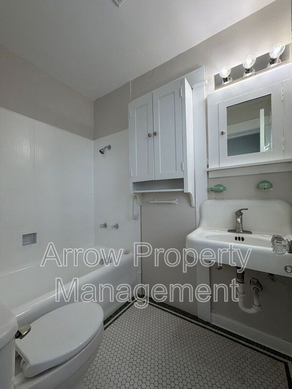 Foto del edificio - 2121 Washington St