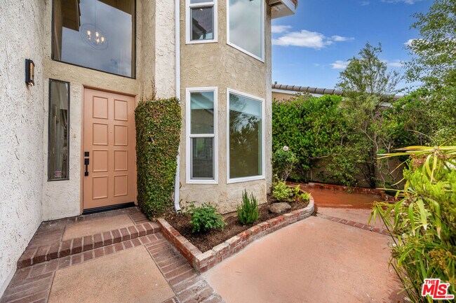 Building Photo - 3974 Astaire Ave