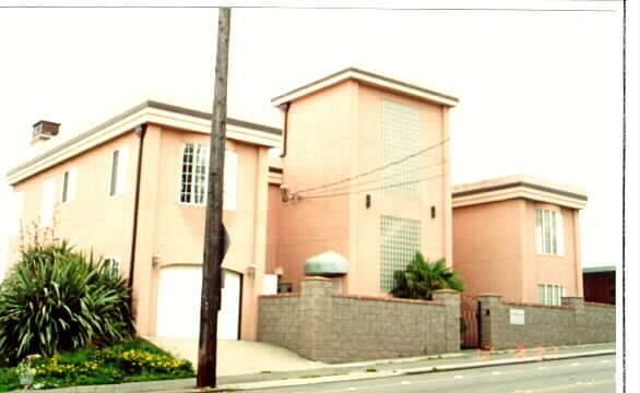 Foto principal - 5762-5770 SW Admiral Way