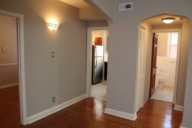 Building Photo - 7512 Cromwell Dr