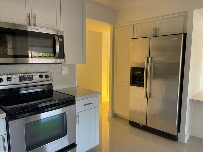 Building Photo - 8947 SW 149th Pl