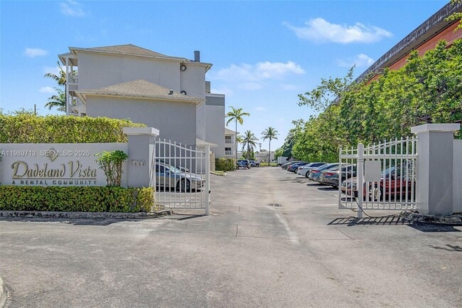 Building Photo - 7000 SW 80th St