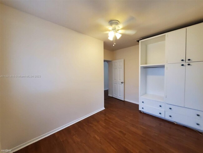 Foto del edificio - 3 br, 3 bath House - 1235 Tyler St