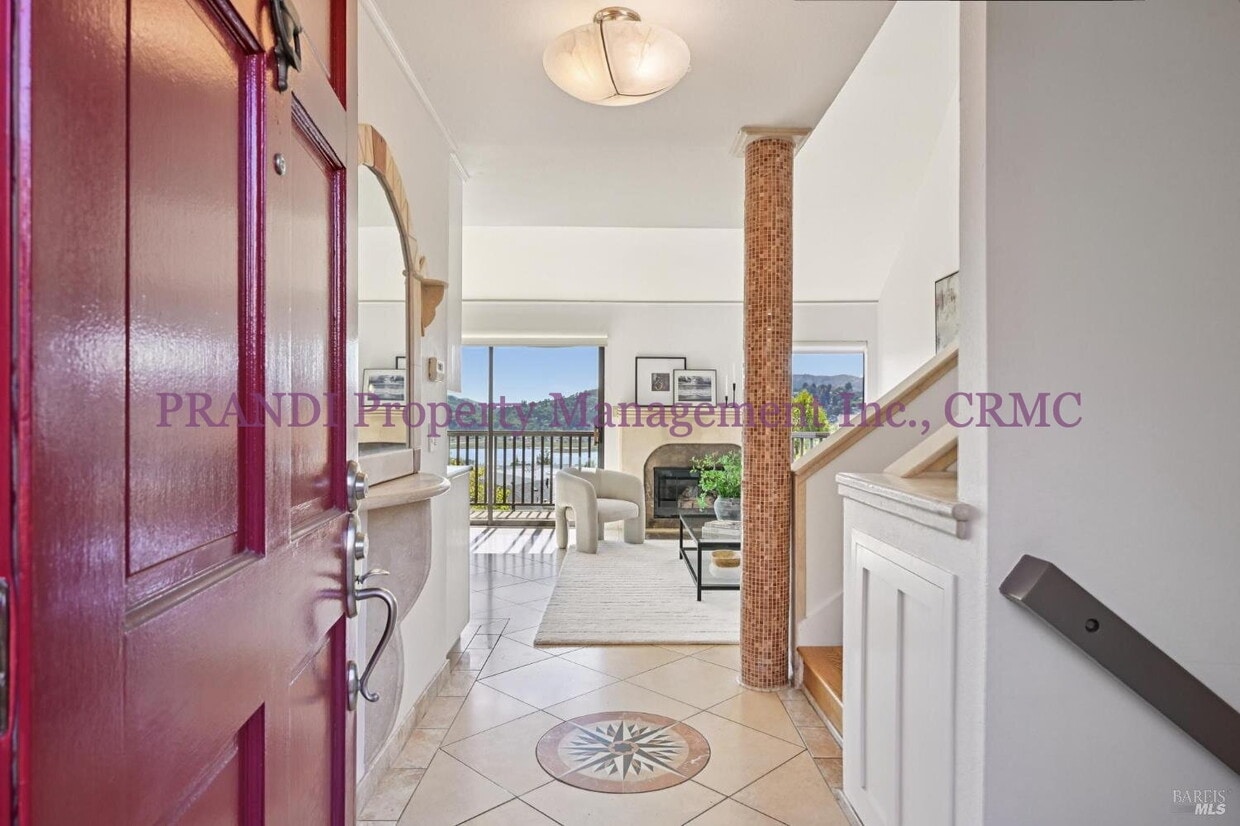 Foto principal - Panoramic View From This Strawberry Home w...