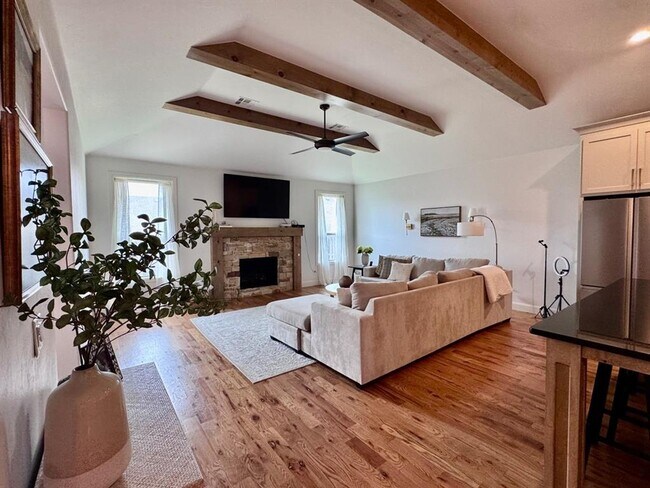 Foto del edificio - 1232 Lemon Ranch Rd