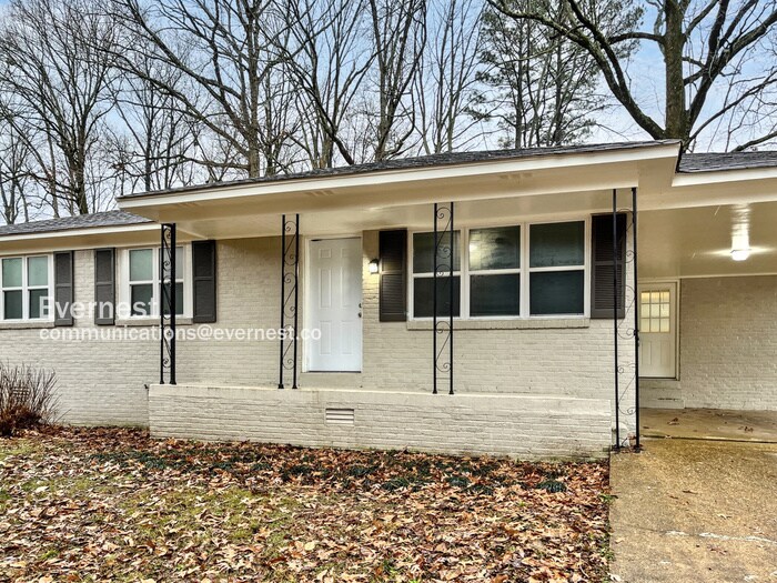 Primary Photo - 825 W South St