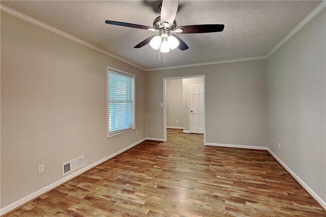 Foto del edificio - 400 Ansley Dr