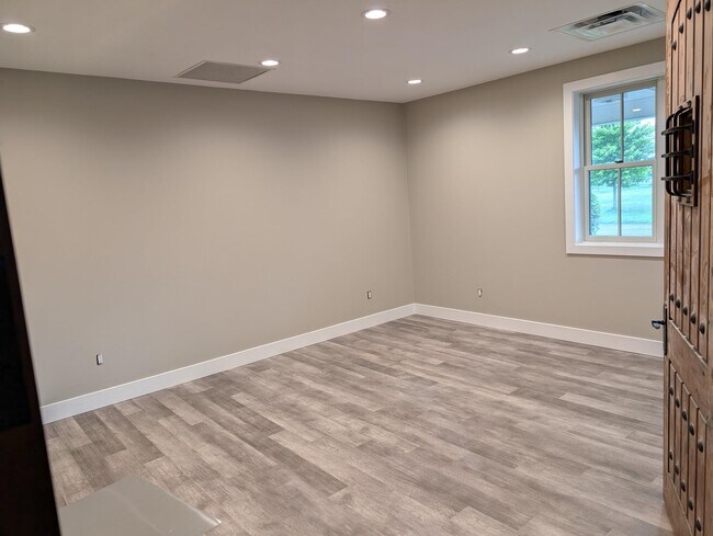 Unidad 3 Dormitorio/Oficina - Northwood Patio Homes