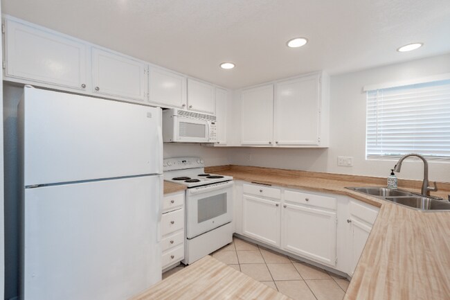 Foto del edificio - 2882 Sanford Ln