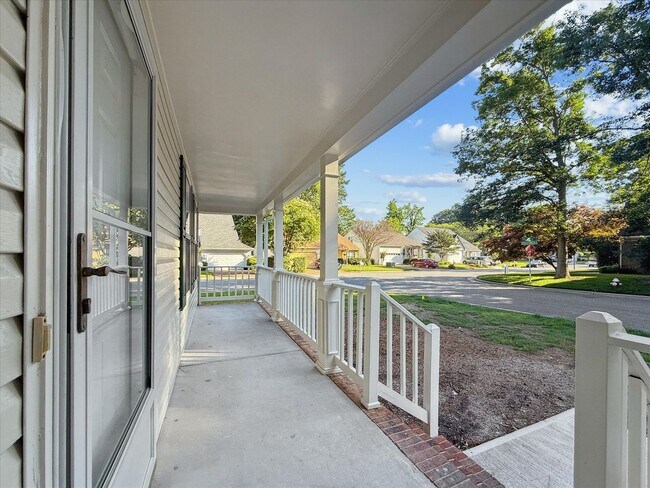 Building Photo - Kiln Creek - Dunhill