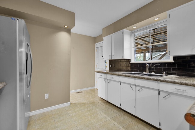 Building Photo - 18338 74 Av