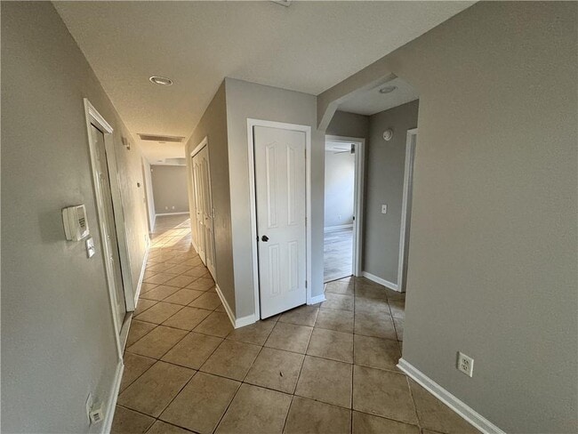 Building Photo - 104 Windridge Dr