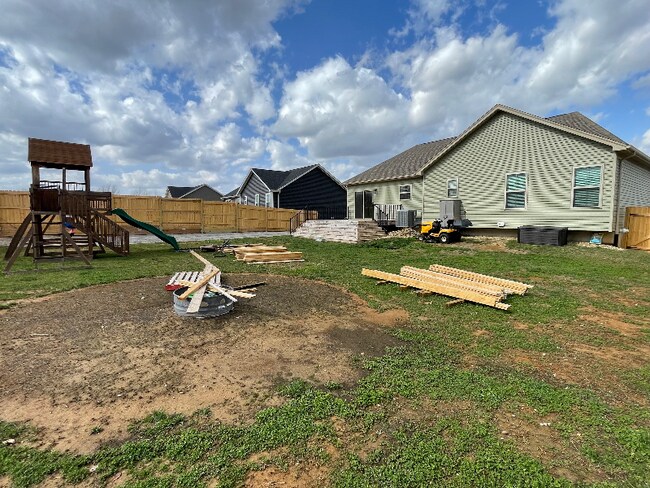 Building Photo - 330 Valhalla Trace