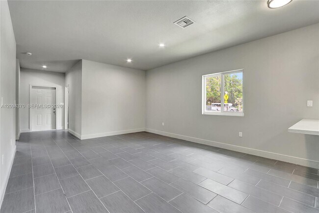 Foto del edificio - 707 NW 2nd Terrace
