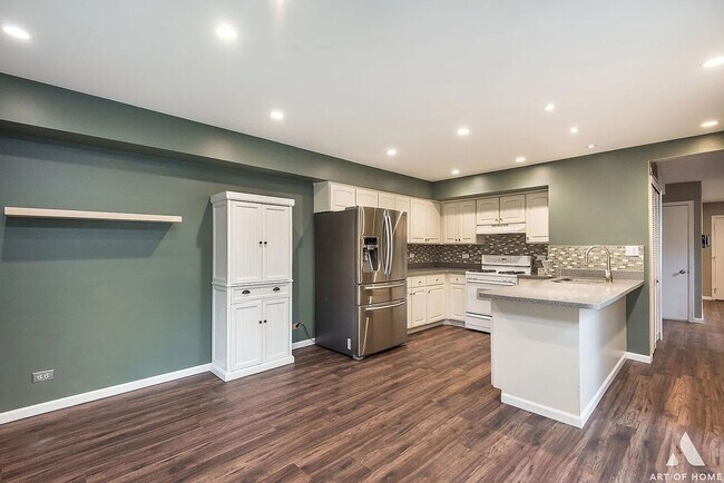 Foto del edificio - Beautiful Townhouse In Naperville