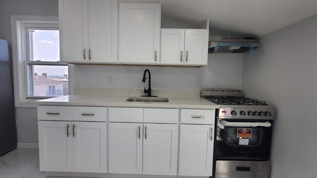 Foto del edificio - 213 Fowler Ave