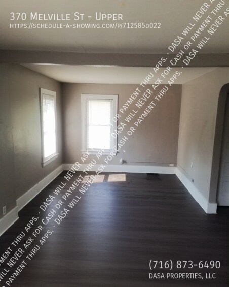 Building Photo - 370 Melville St
