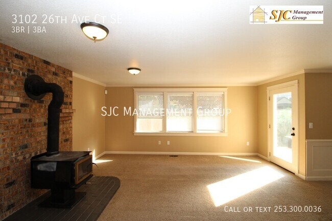 Building Photo - Three bedroom 2.5 bath home for rent Puyallup