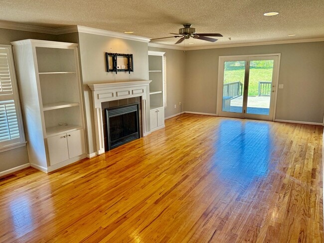 Building Photo - 3053 Woodale Cir