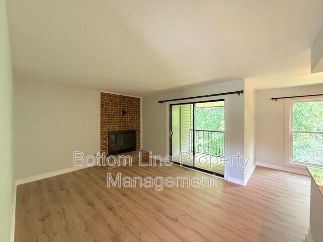 Foto del edificio - 11049 Cedar View Rd.