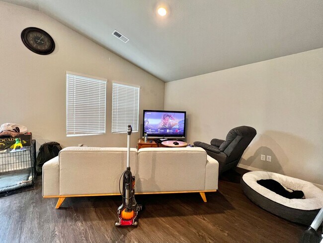 Foto del edificio - Stunning 3 Bed 2 Bath Ranch Home!