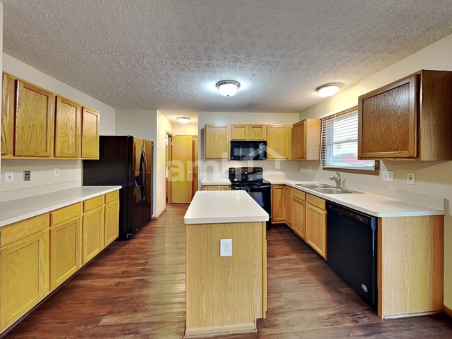 Foto del edificio - 1840 Pine Grove Pl