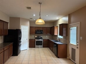 Building Photo - 410 Sunwood Glen Ln