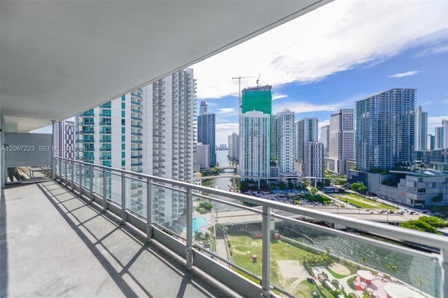 Foto del edificio - 90 SW 3rd St